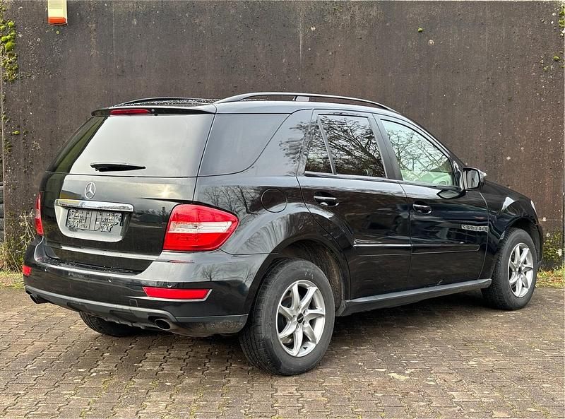 Gebraucht Mercedes ML350 224 PS (164 kW) 2009 Schwarz SUV