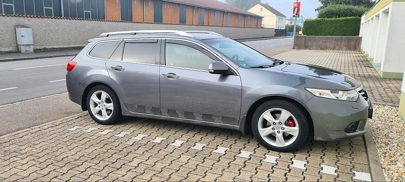 Grau Gebraucht 2011 Honda Accord Lifestyle Kombi | 3.990 € - Bild 1/4