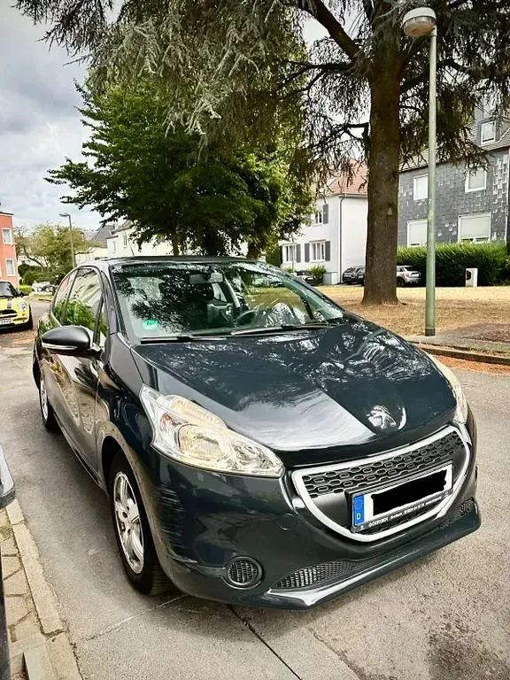 Gebraucht Peugeot 208 68 PS (50 kW) 2015 Blau Kleinwagen