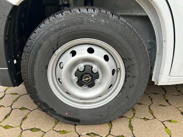 Gebraucht Opel Movano 140 PS (102 kW) 2025 Lackierung weiss icy/ typ aussenverkleidung spiegel flach standard Van