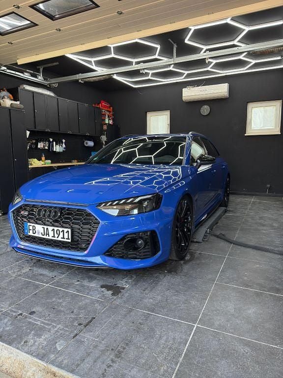 Blau Gebraucht 2021 Audi RS4 Sport Limousine | 56.500 € (Superpreis) - Bild 1/4