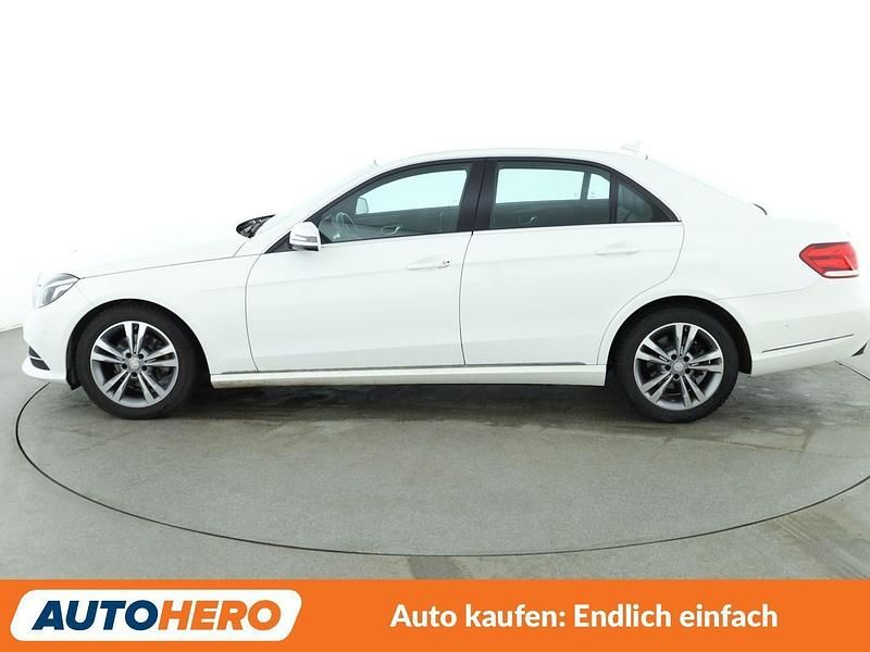 Gebraucht Mercedes E220 Avantgarde 170 PS (125 kW) 2015 Weiß Limousine