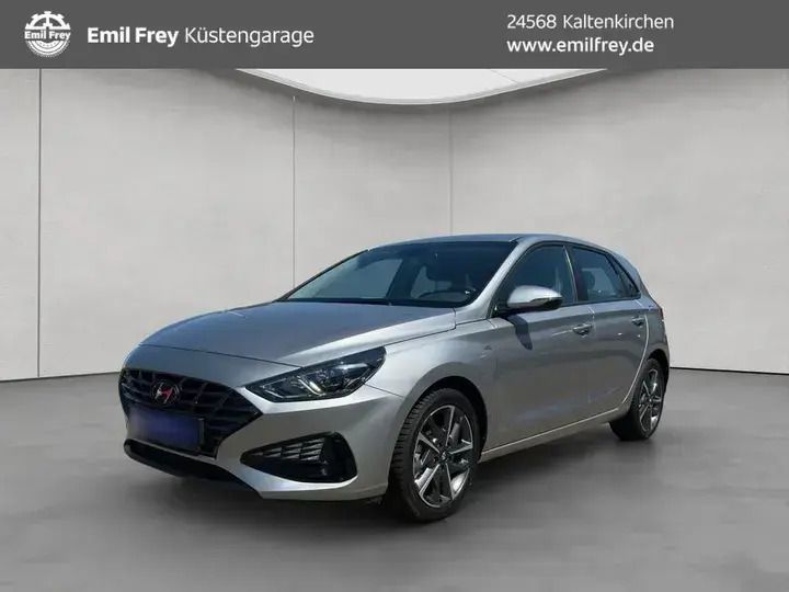 Silber Gebraucht 2023 Hyundai i30 Trend Limousine | 16.950 € (Guter Preis) - Bild 1/4