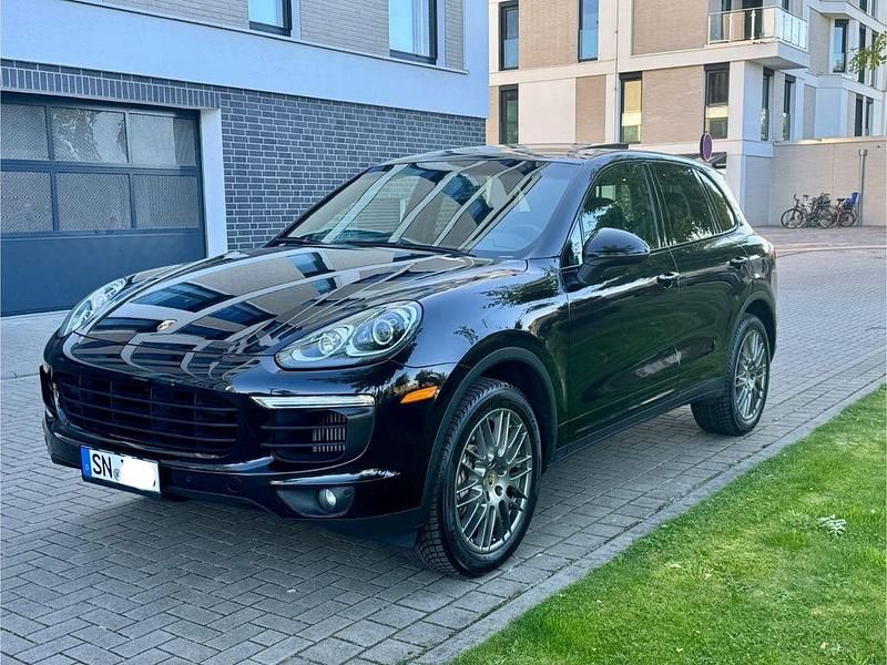 Schwarz Gebraucht 2016 Porsche Cayenne S SUV | 23.500 € (Superpreis) - Bild 1/4