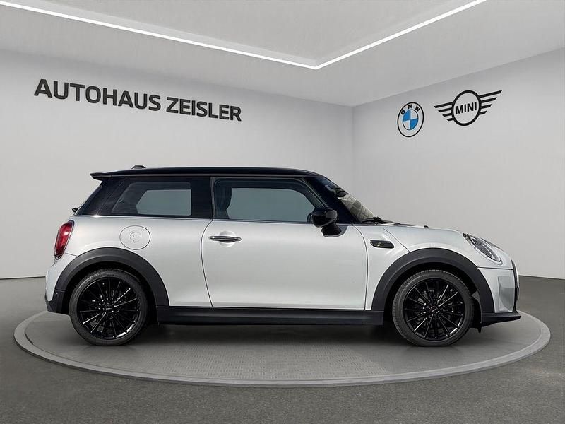 Gebraucht Mini Cooper SE Hatch 135 kW (184 PS) 2022 White silver Kleinwagen