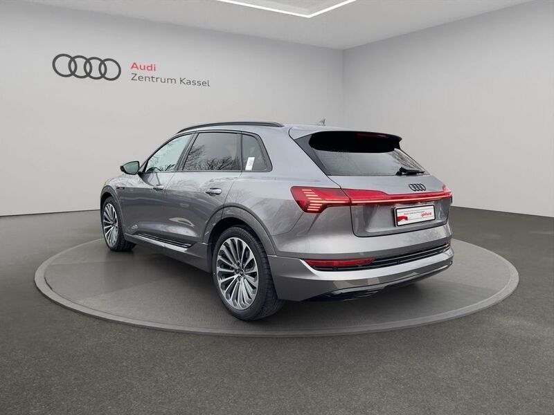 Gebraucht Audi e-tron Advanced 300 kW (408 PS) 2022 Taifungrau metallic SUV