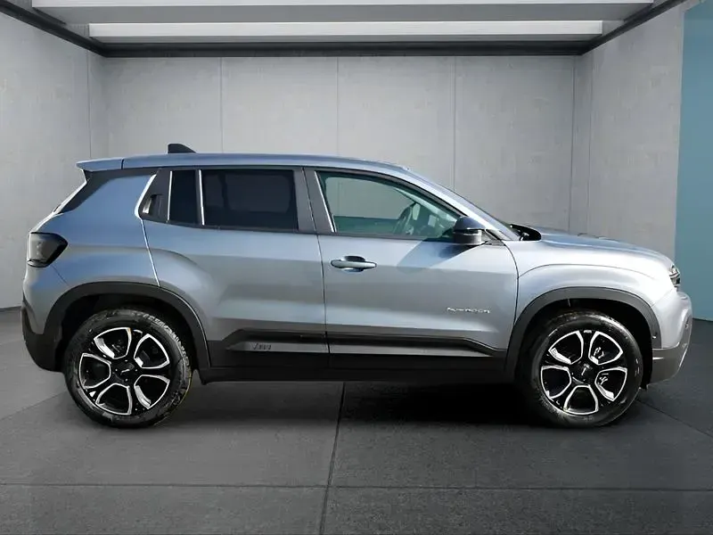 Neu Jeep Avenger Summit 110 PS (80 kW) 2026 Grau SUV