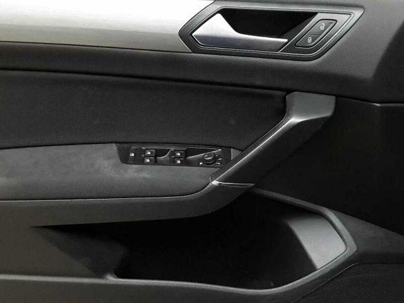 Gebraucht VW Touran Comfortline 150 PS (110 kW) 2020 Deep black perleffekt Van / Kleinbus