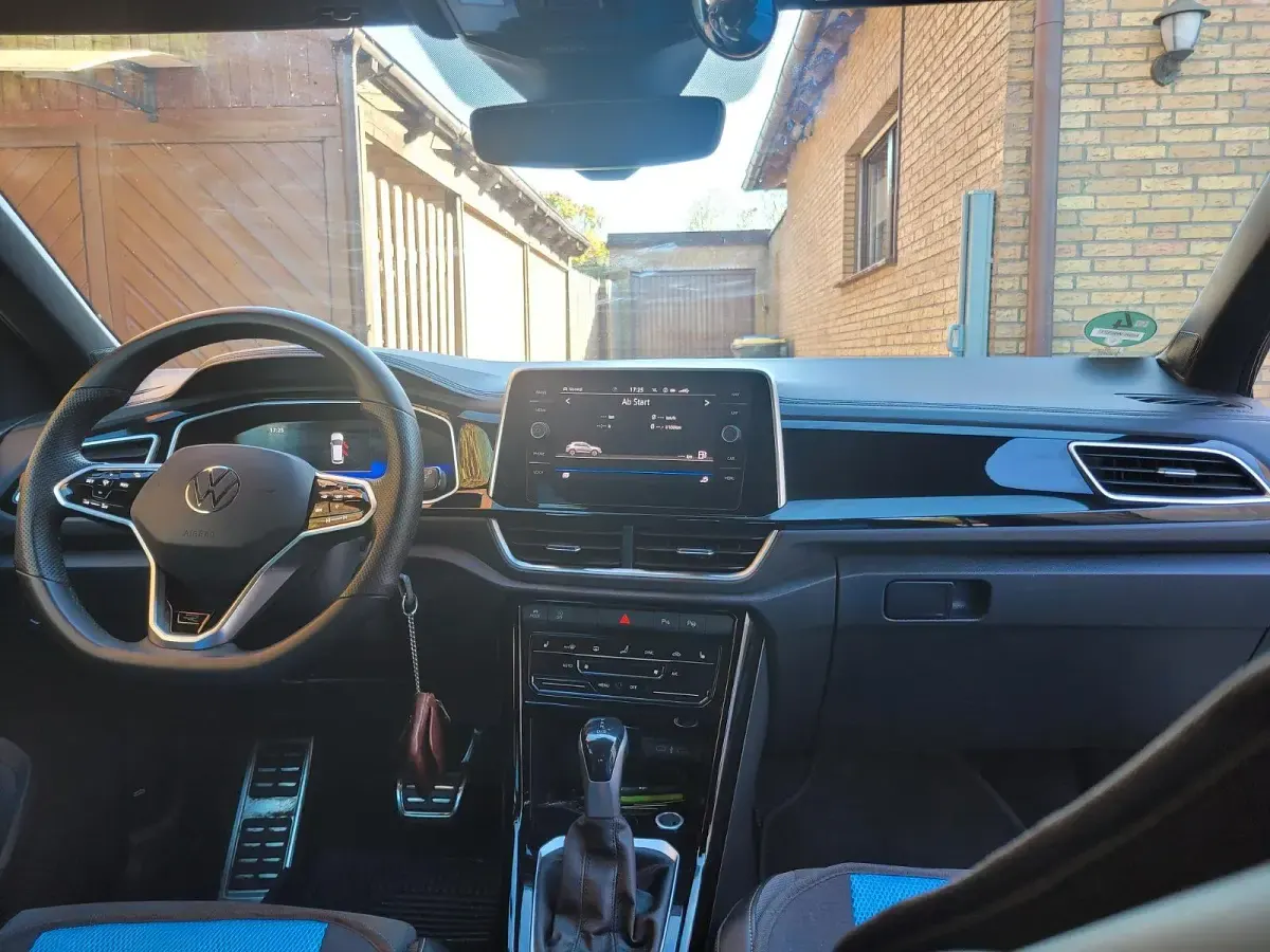 Second-hand VW T-Roc 150 CP (110 kW) 2023 Gri SUV