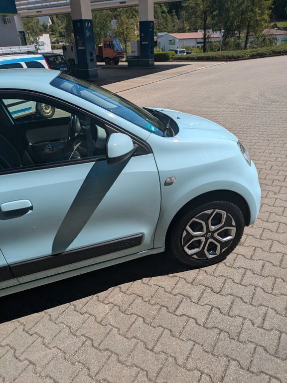 Gebraucht 2020 Renault Twingo Signature Kleinwagen | 7.599 € (Guter Preis) - Bild 1/4