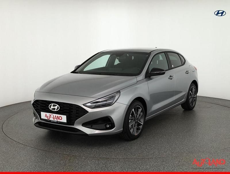 Silber Gebraucht 2024 Hyundai i30 Limousine | 20.785 € (Fairer Preis) - Bild 1/4