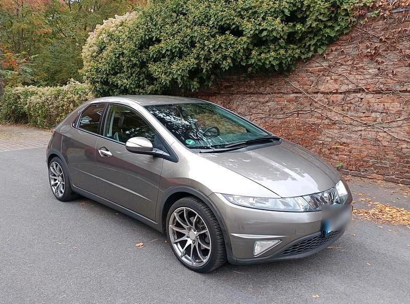 Grau Gebraucht 2008 Honda Civic Sport Limousine | 8.900 € (Teuer) - Bild 1/4