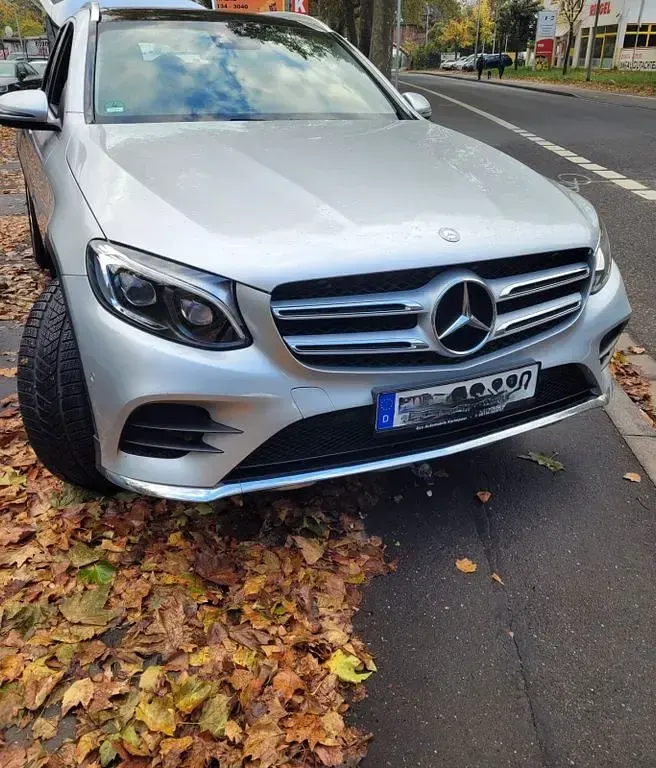 Gebraucht Mercedes GLC250 AMG line 204 PS (150 kW) 2016 Silber SUV