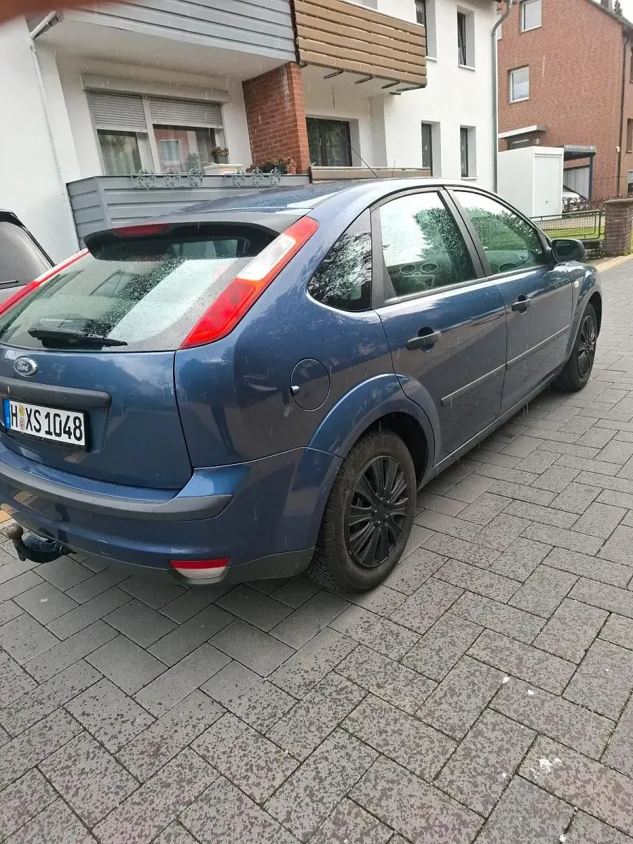 Używany Ford Focus 116 KM (85 kW) 2006 Niebieski Sedan/Limuzyna