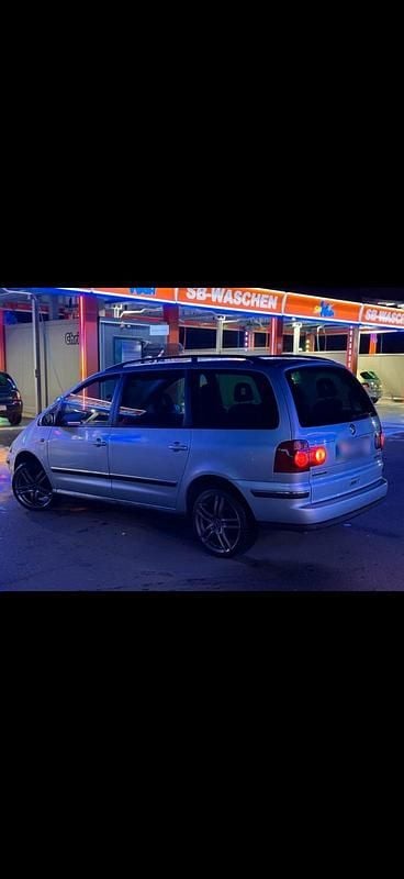 Second-hand VW Sharan 140 CP (102 kW) 2008 Gri Monovolum