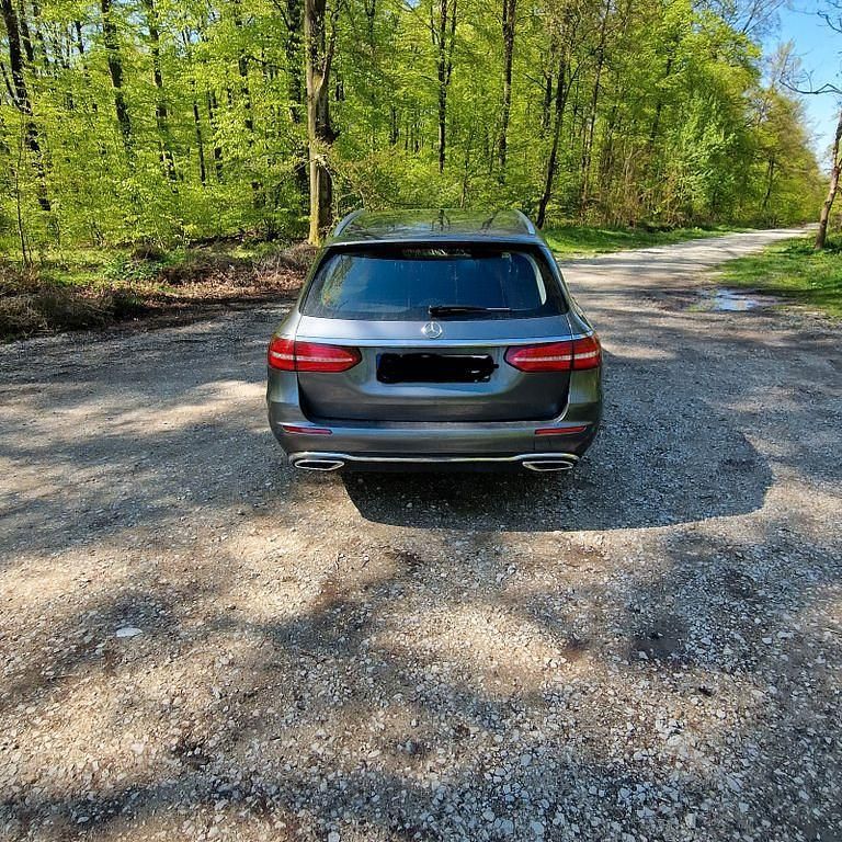 Gebraucht Mercedes E350 258 PS (189 kW) 2017 Grau Limousine