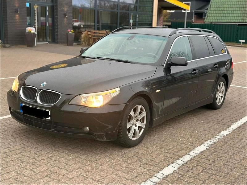 Gebraucht BMW 523 176 PS (129 kW) 2005 Schwarz Kombi