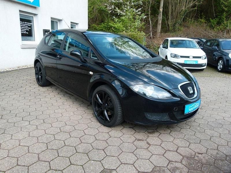 Second-hand Seat Leon Reference 102 CP (75 kW) 2006 Negru Hatchback