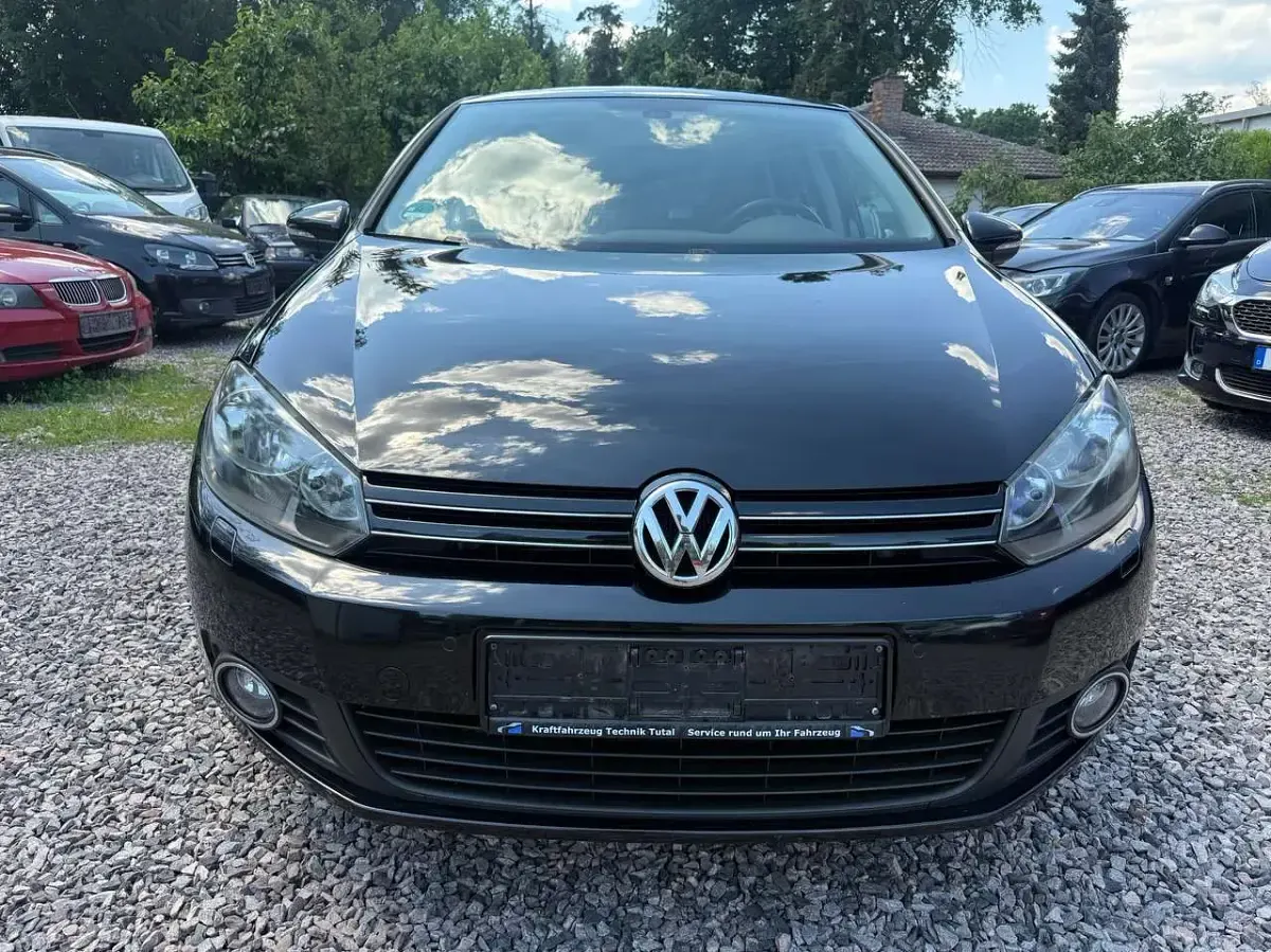 Gebraucht VW Golf VI Team 86 PS (63 kW) 2011 Deep black perleffekt Kleinwagen