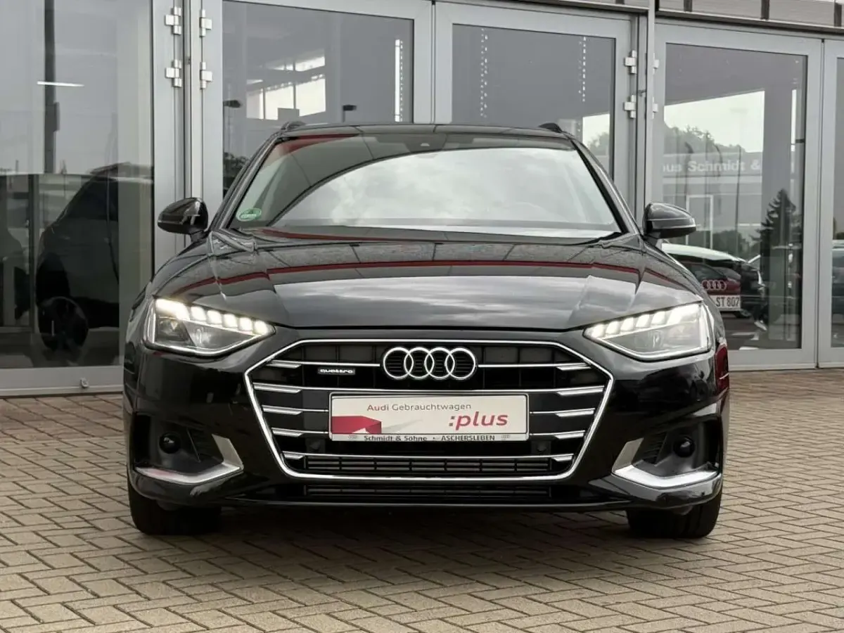 Gebraucht Audi A4 Advanced 245 PS (180 kW) 2019 Schwarz metallic Kombi