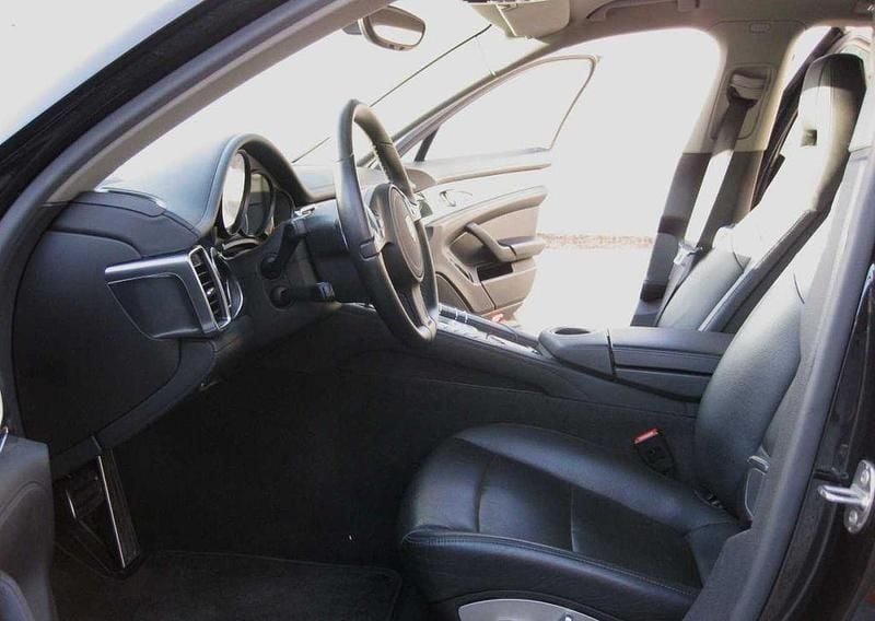 Gebraucht Porsche Panamera 4S 400 PS (294 kW) 2012 Basaltschwarzmetallic (metallic) Limousine