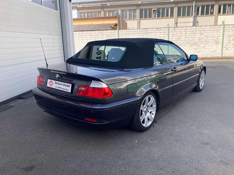 Gebraucht BMW 320 Cabriolet 150 PS (110 kW) 2006 Sparkling graphite metallic Cabrio