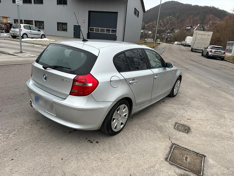 Gebraucht BMW 118 143 PS (105 kW) 2007 Silber Kleinwagen