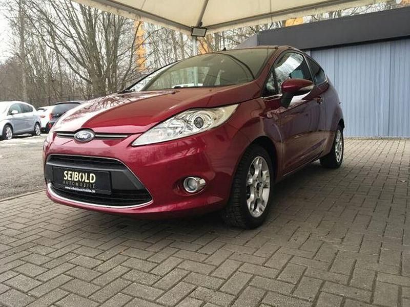 Gebraucht Ford Fiesta Titanium 104 PS (76 kW) 2012 Violett Kleinwagen