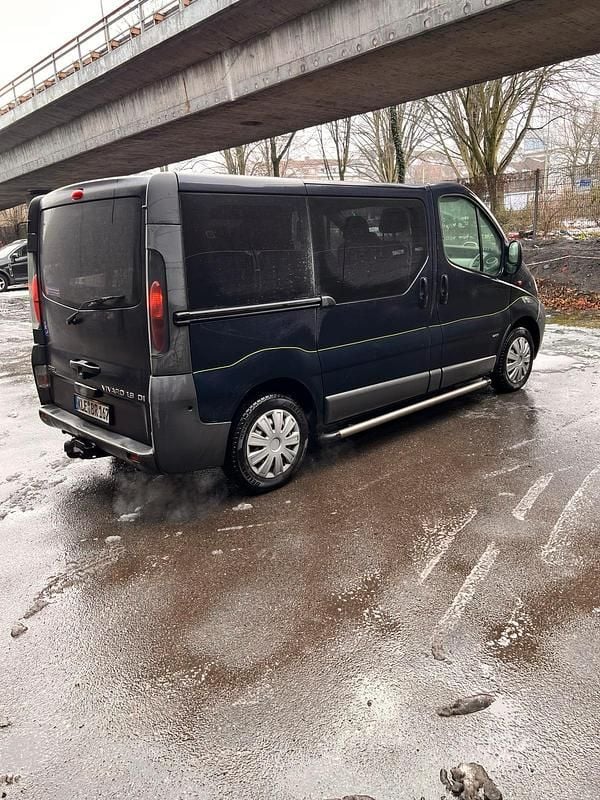 Blau Gebraucht 2004 Opel Vivaro Van / Kleinbus | 3.000 € (Guter Preis) - Bild 1/4