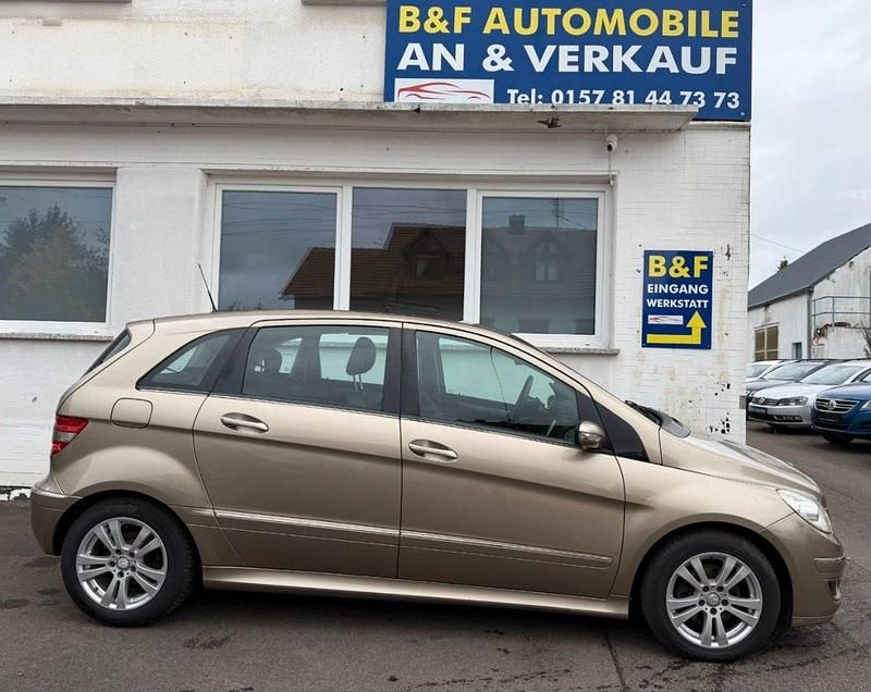 Gebraucht Mercedes B180 109 PS (80 kW) 2007 Gold Van / Kleinbus