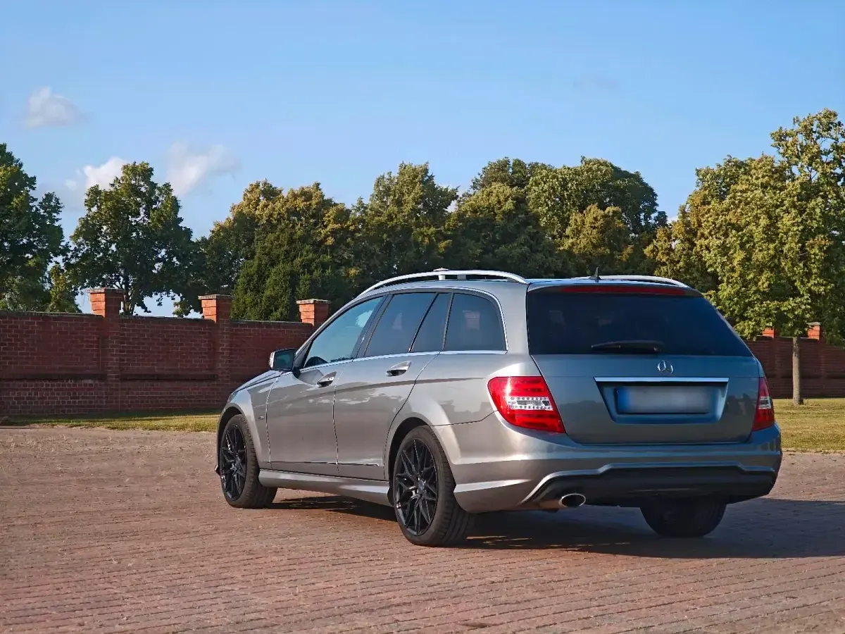 Gebraucht Mercedes C220 170 PS (125 kW) 2014 Grau Kombi