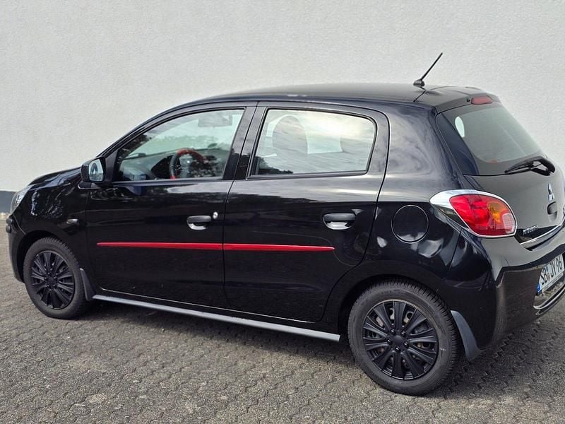 Schwarz Gebraucht 2015 Mitsubishi Space Star Kleinwagen | 4.950 € (Fairer Preis) - Bild 1/4