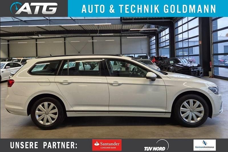 Weiß Gebraucht 2020 VW Passat Kombi | 18.950 € (Superpreis) - Bild 1/4