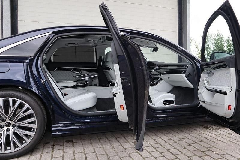 Blau Gebraucht 2023 Audi A8L Exclusive Limousine | 85.800 € (Etwas zu teuer) - Bild 1/4