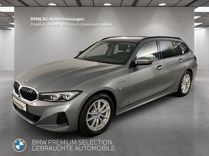 Grau Gebraucht 2022 BMW 320e Limousine | 29.890 € (Fairer Preis) - Bild 1/4