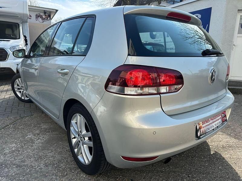 Gebraucht VW Golf VII Highline 105 PS (77 kW) 2012 Silber Limousine