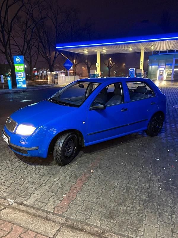 Blau Gebraucht 2003 Skoda Fabia Kleinwagen | 1.000 € (Superpreis) - Bild 1/4