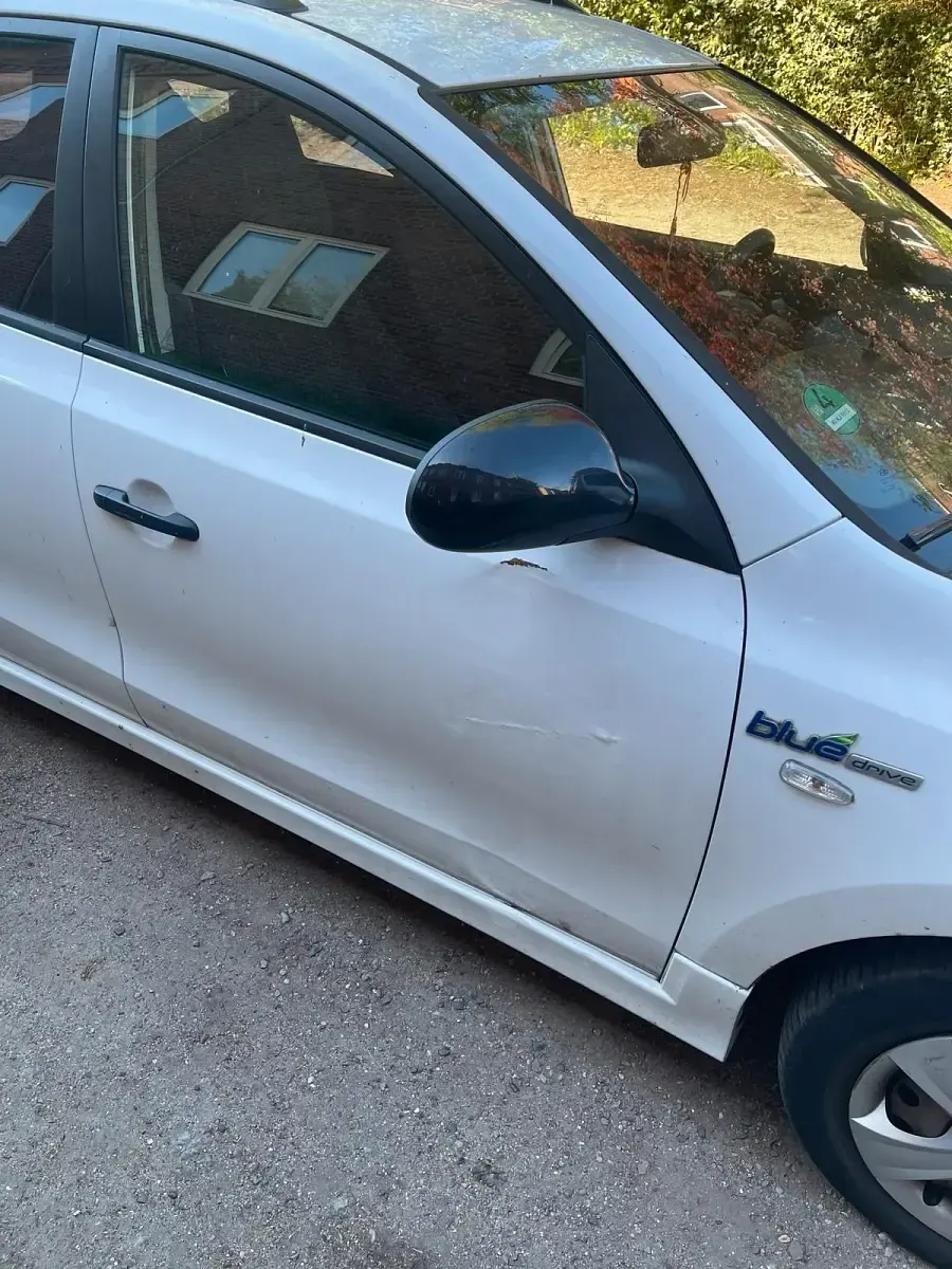 Gebraucht Hyundai i30 105 PS (77 kW) 2011 Weiß Kombi