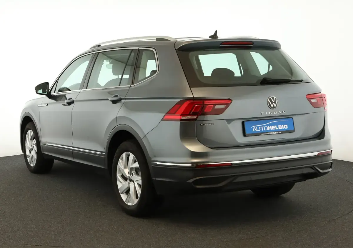 Gebraucht VW Tiguan Allspace Life 150 PS (110 kW) 2025 Platinum grey metallic SUV