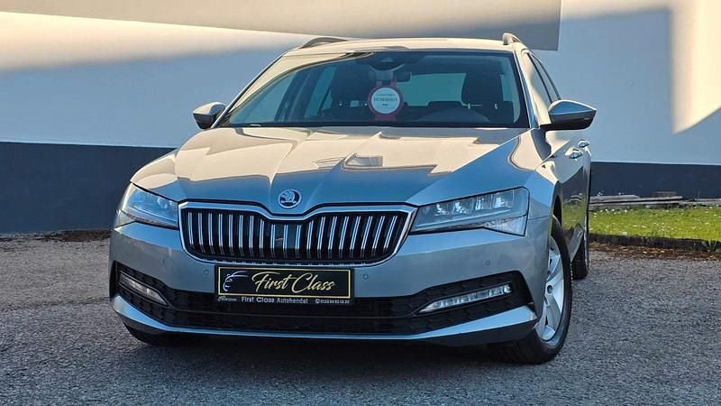 Grau Gebraucht 2020 Skoda Superb Kombi | 15.490 € (Etwas zu teuer) - Bild 1/4