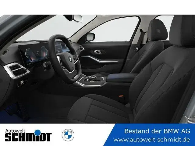 Gebraucht BMW 320 Comfort Edition 190 PS (139 kW) 2025 Skyscraper grau Kombi