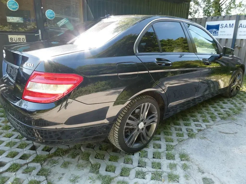 Gebraucht Mercedes C220 170 PS (125 kW) 2010 Schwarz Limousine