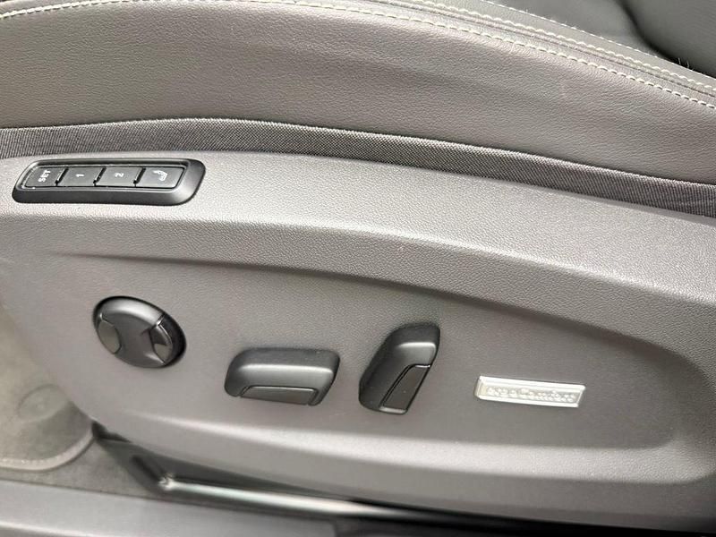 Gebraucht VW Multivan Style 204 PS (150 kW) 2025 Schwarz Van