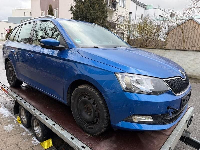 Gebraucht Skoda Fabia Ambition 110 PS (80 kW) 2018 Blau Kombi