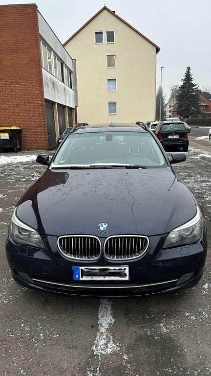 Gebraucht BMW 525 197 PS (144 kW) 2007 Blau Kombi