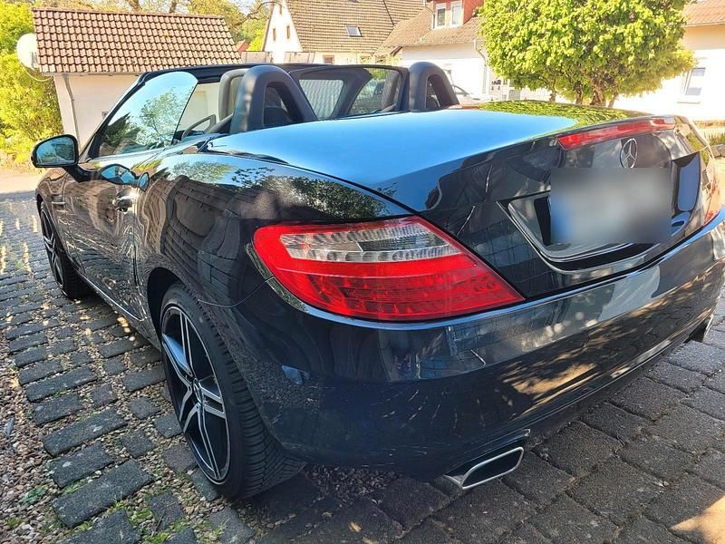 Gebraucht Mercedes SLK200 184 PS (135 kW) 2011 Schwarz Cabrio