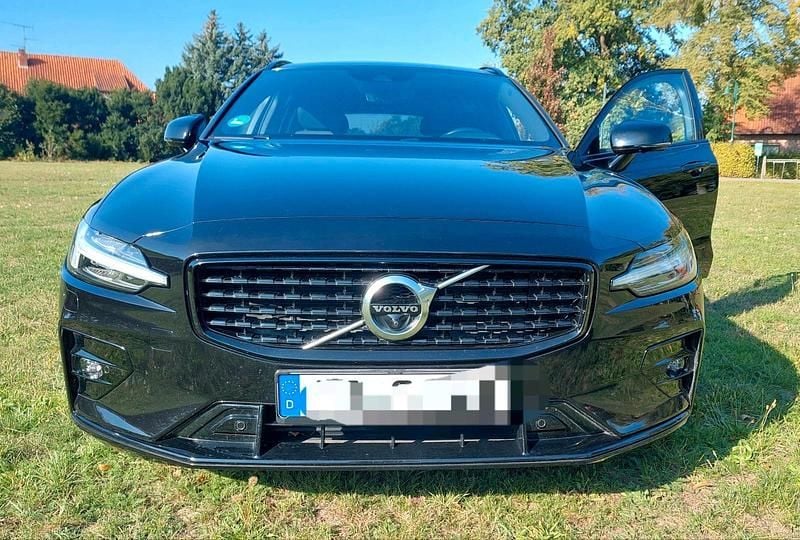 Schwarz Gebraucht 2021 Volvo V60 R-Design Kombi | 26.000 € (Superpreis) - Bild 1/4