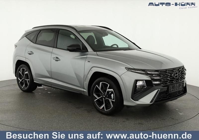 Shimmering silver metallic Neu 2025 Hyundai Tucson N Line SUV | 32.995 € (Superpreis) - Bild 1/4