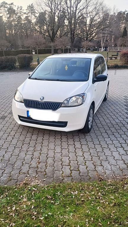 Gebraucht Skoda Citigo Active 60 PS (44 kW) 2015 Weiß Kleinwagen