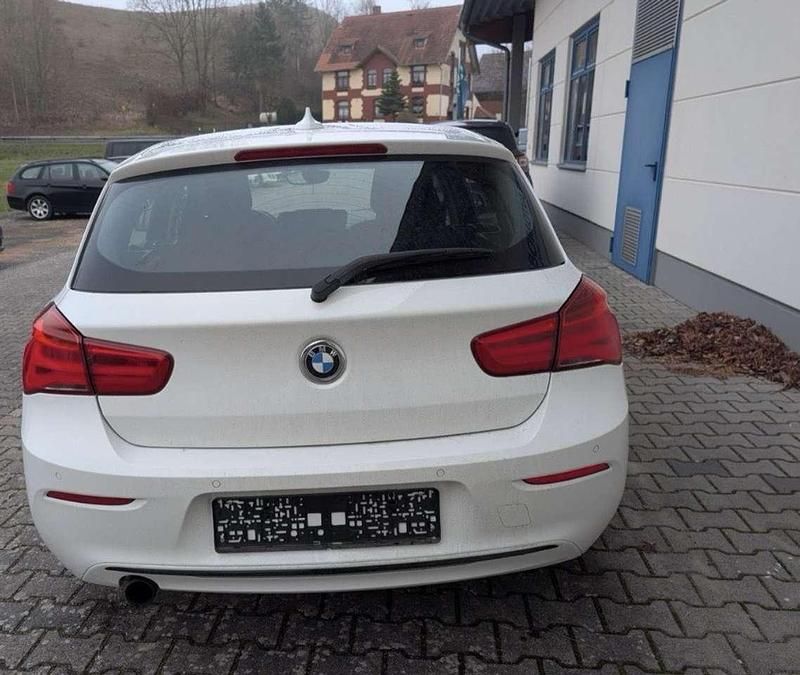 Gebraucht BMW 118 Sport Line 136 PS (100 kW) 2018 Weiß Kleinwagen